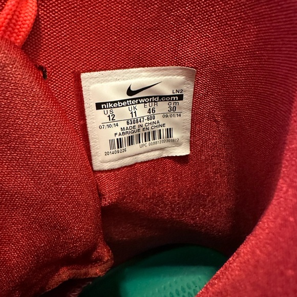 Kobe 9 Elite ‘Christmas’ - Size 12 - slightly worn - Picture 7 of 7